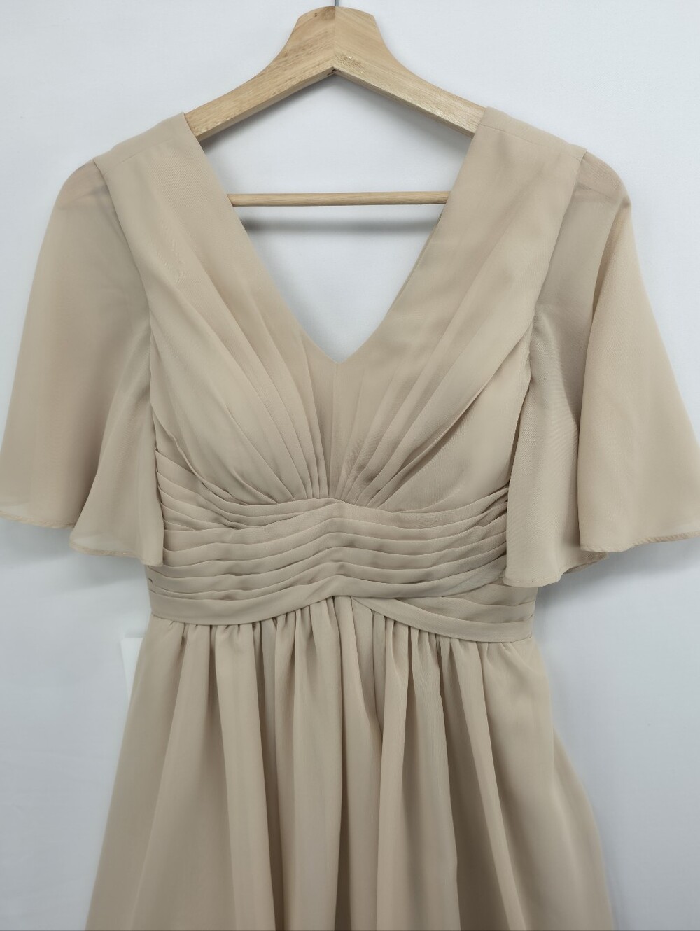 Lavetir Nude Beige Pleated Flutter Sleeve Formal Gown Side Slit Pockets NWT - Picture 4 of 16